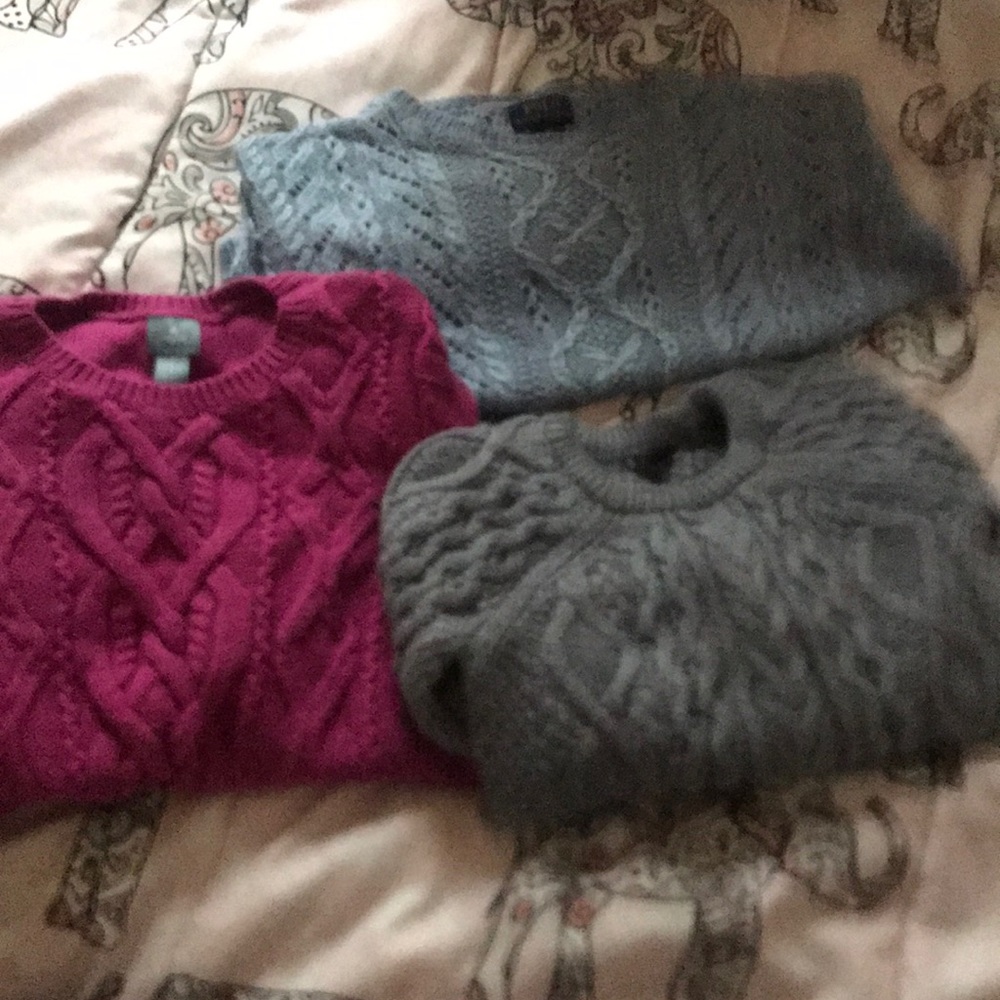 Girl knitted sweaters pink blue and gray